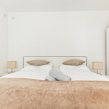 City Vibes: 1Br Apt, 10 Min To Westbahnhof Wina Bagian luar foto