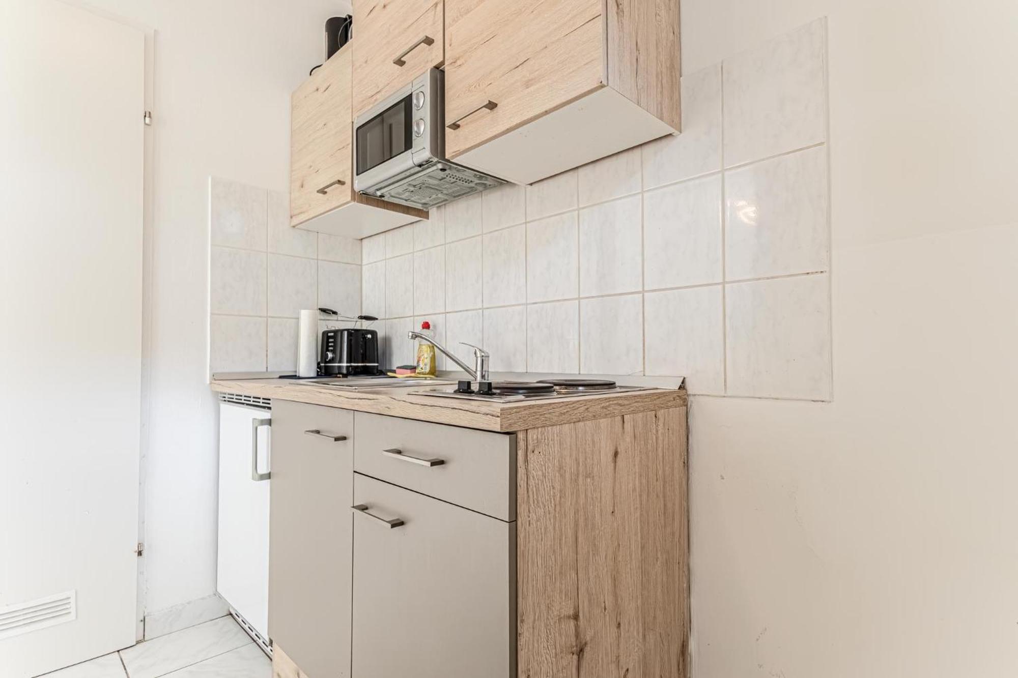 City Vibes: 1Br Apt, 10 Min To Westbahnhof Wina Bagian luar foto